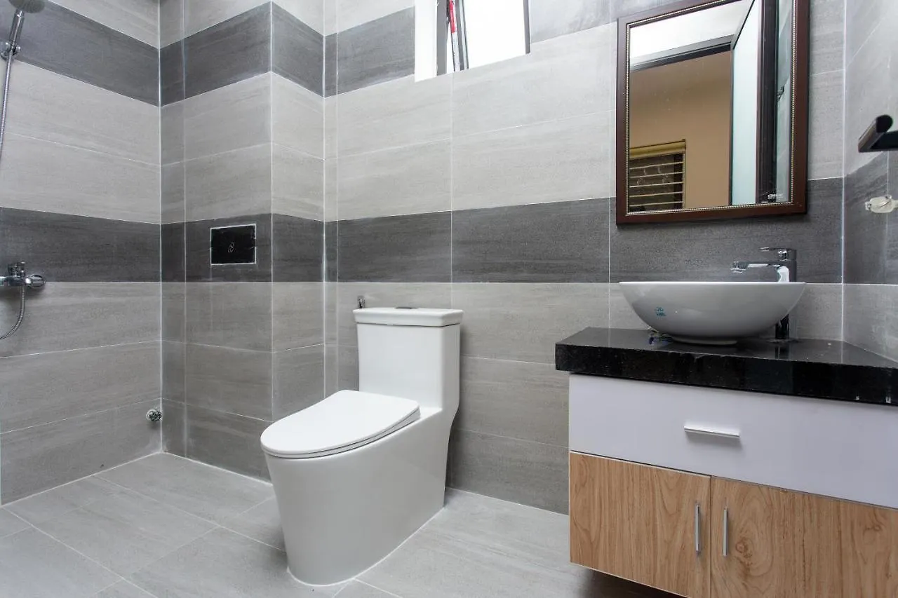 Oyo 1041 Hien Luong Hotel & Apartment Da Nang 2*,